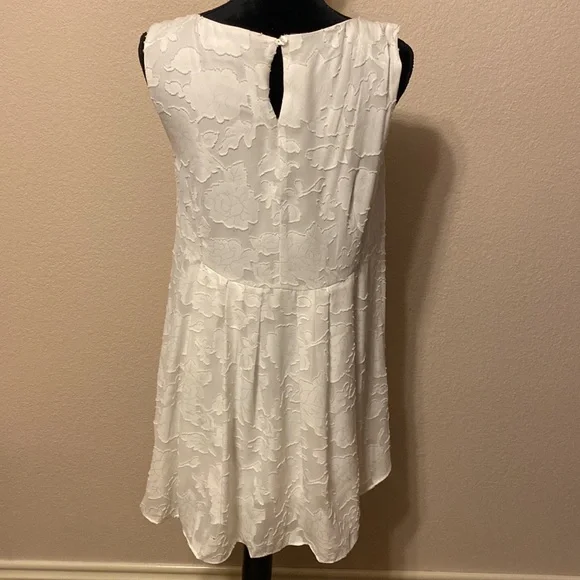 White Lace Top - Picture 4 of 9